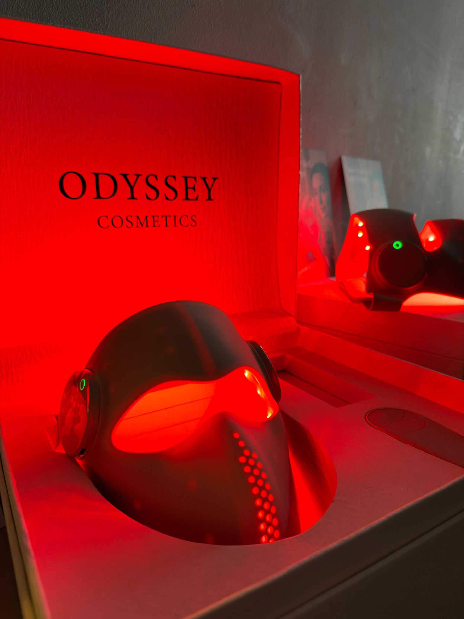 Seria Founder – Lumina LED Mask™